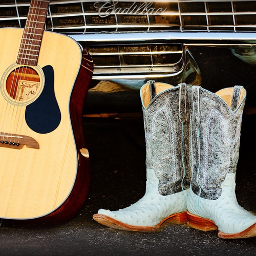 Meet your Posher, Monica